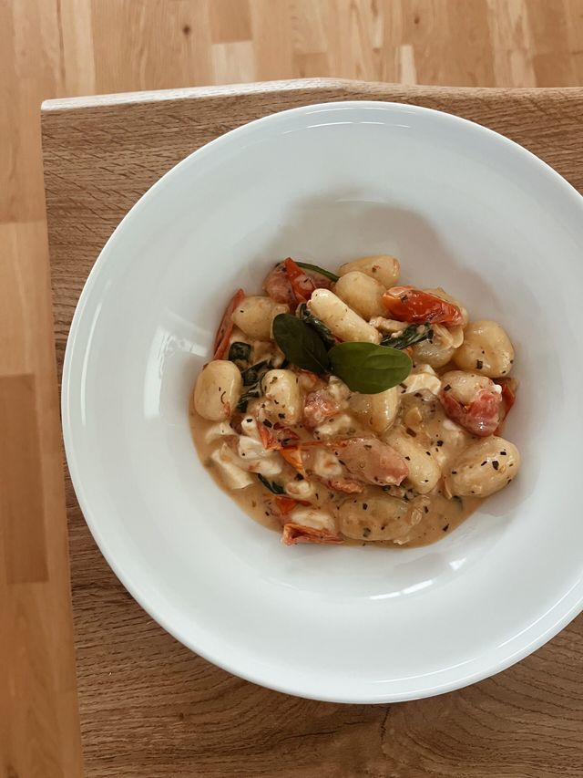 Kreemine tomati-gnocchi